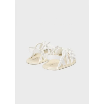 Βρεφικά σανδάλια για κορίτσι λευκά 24-09744-070 Mayoral Newborn